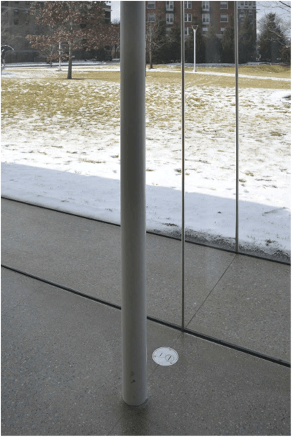 In between bubble-like interior glass rooms and the exterior glass wall is a 30-inch buffer zone of air